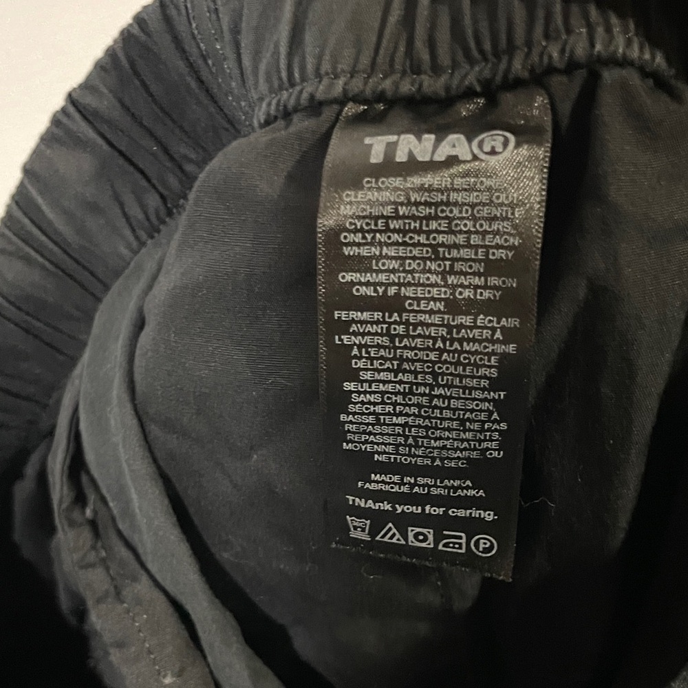 TNA women’s Black Cargo Pants - Picture 4 of 4